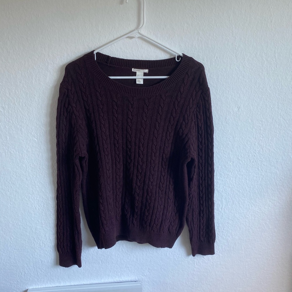Basics maroon pull over sweater